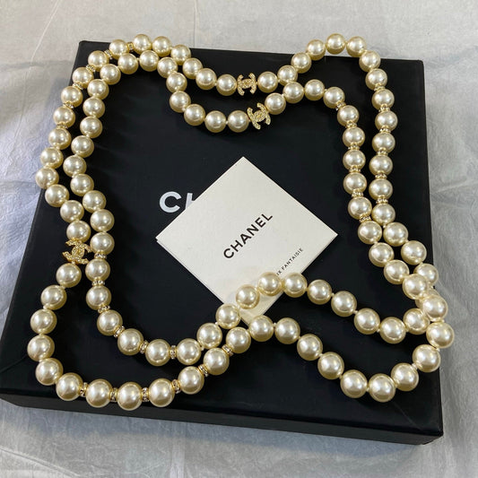 Chanel Pearl Sweater Chain
